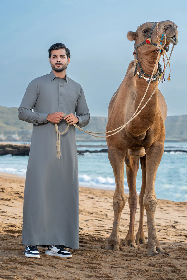 ثوب سعودي رمادي بياقة قميص - إكسود إليجانس