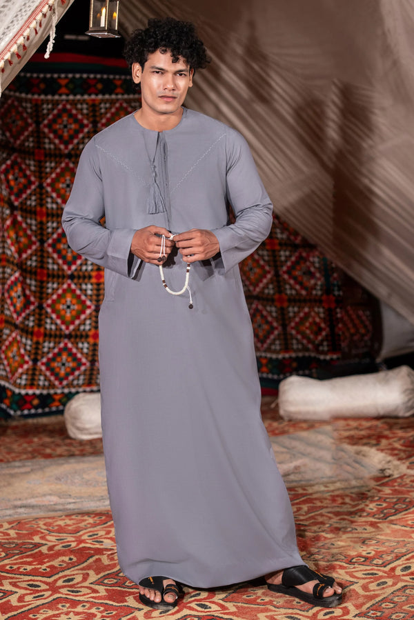 كندورة عمانية فضية رمادية 