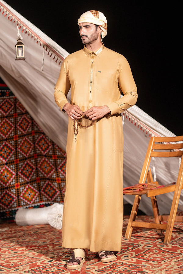 ثوب سعودي بياقة قميص بلون بني فاتح - إكسود إليجانس